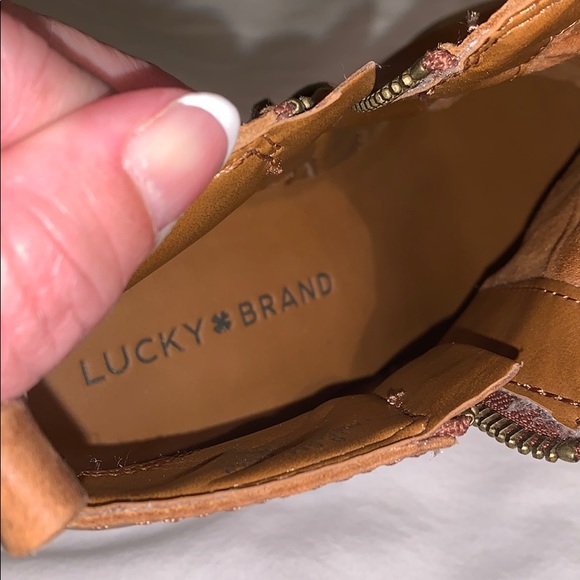 Good used condition 6 1/2 Lucky Leather booties - Picture 7 of 8